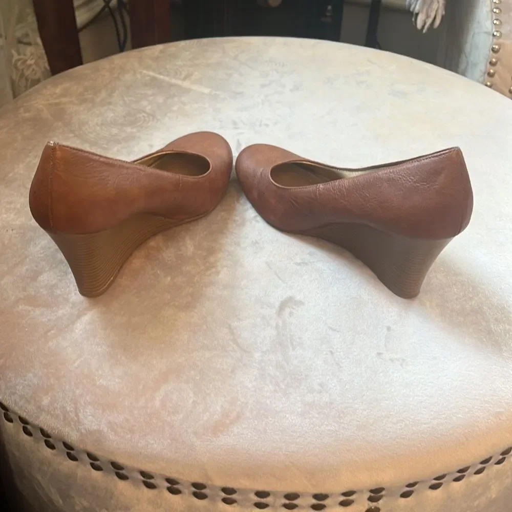 Like new! Sz 9.5 Dexter Wedge Heels EUC!